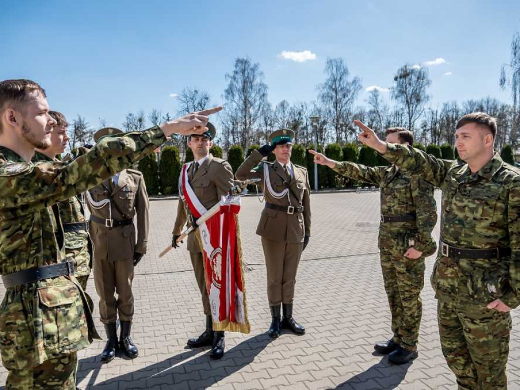 Ślubowanie 47 nowych funkcjonariuszy SG [ZDJĘCIA]