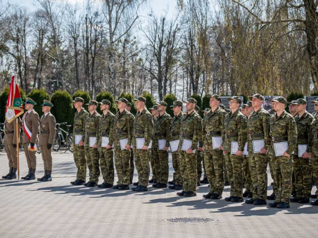 Ślubowanie 47 nowych funkcjonariuszy SG [ZDJĘCIA]