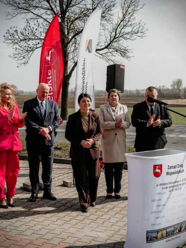 Otwarto zmodernizowany odcinek DW850 łączącej Hrubieszów z Tomaszowem [ZDJĘCIA]