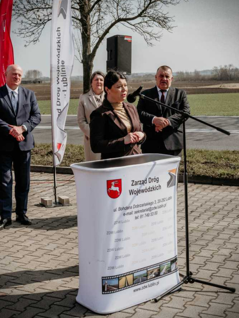 Otwarto zmodernizowany odcinek DW850 łączącej Hrubieszów z Tomaszowem [ZDJĘCIA]