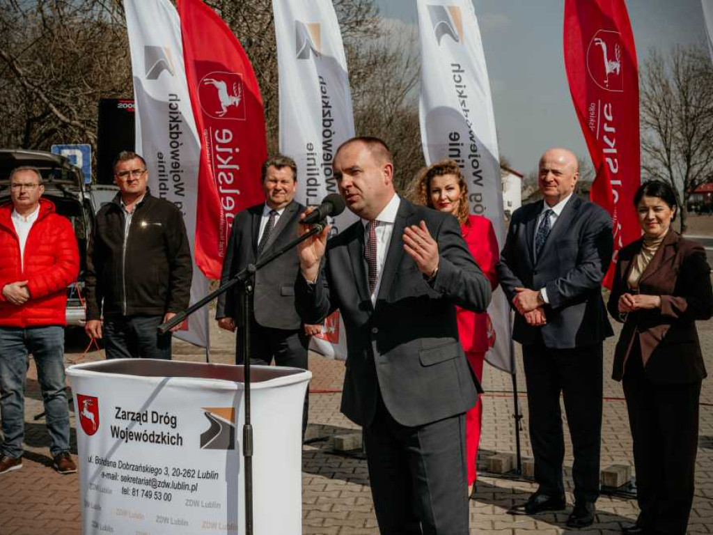 Otwarto zmodernizowany odcinek DW850 łączącej Hrubieszów z Tomaszowem [ZDJĘCIA]