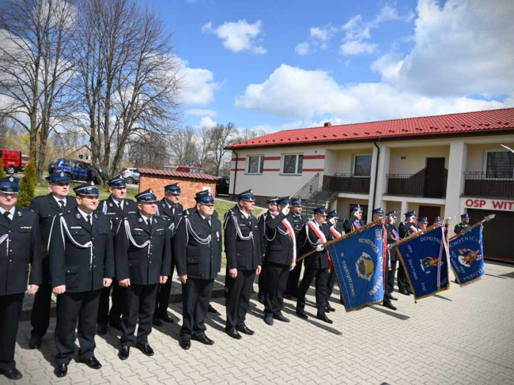 Nowy wóz dla druhów ochotników [ZDJĘCIA]
