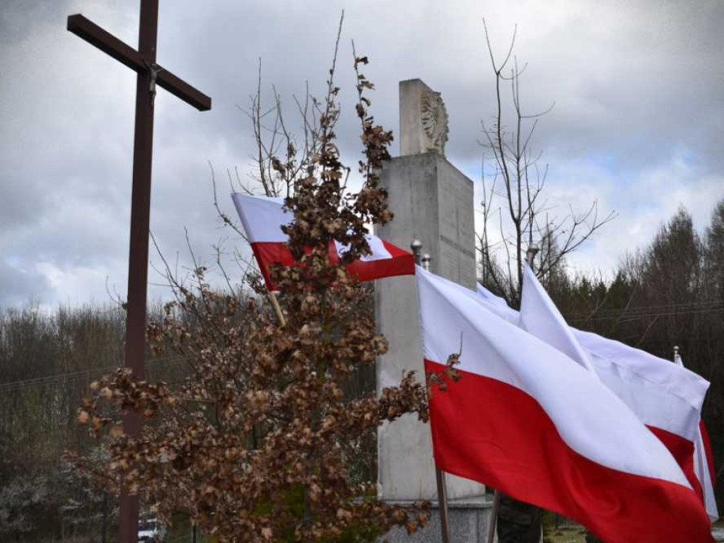 Oddali hołd ofiarom Katynia i Katastrofy Smoleńskiej [ZDJĘCIA]