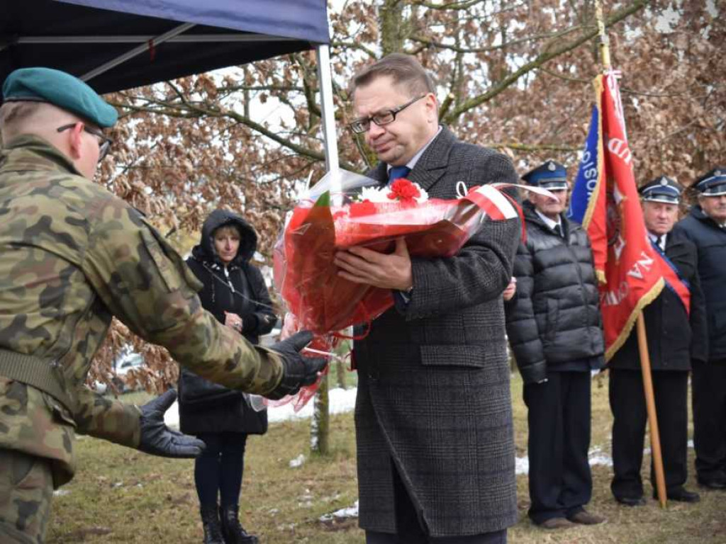 Oddali hołd ofiarom Katynia i Katastrofy Smoleńskiej [ZDJĘCIA]