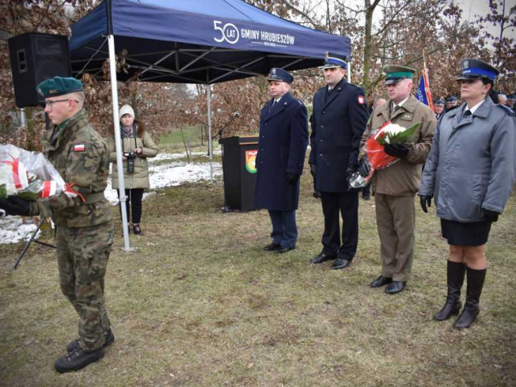 Oddali hołd ofiarom Katynia i Katastrofy Smoleńskiej [ZDJĘCIA]