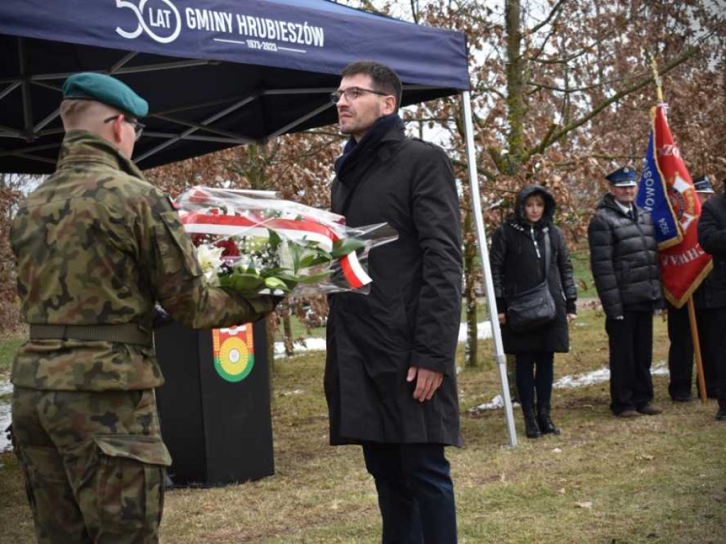 Oddali hołd ofiarom Katynia i Katastrofy Smoleńskiej [ZDJĘCIA]
