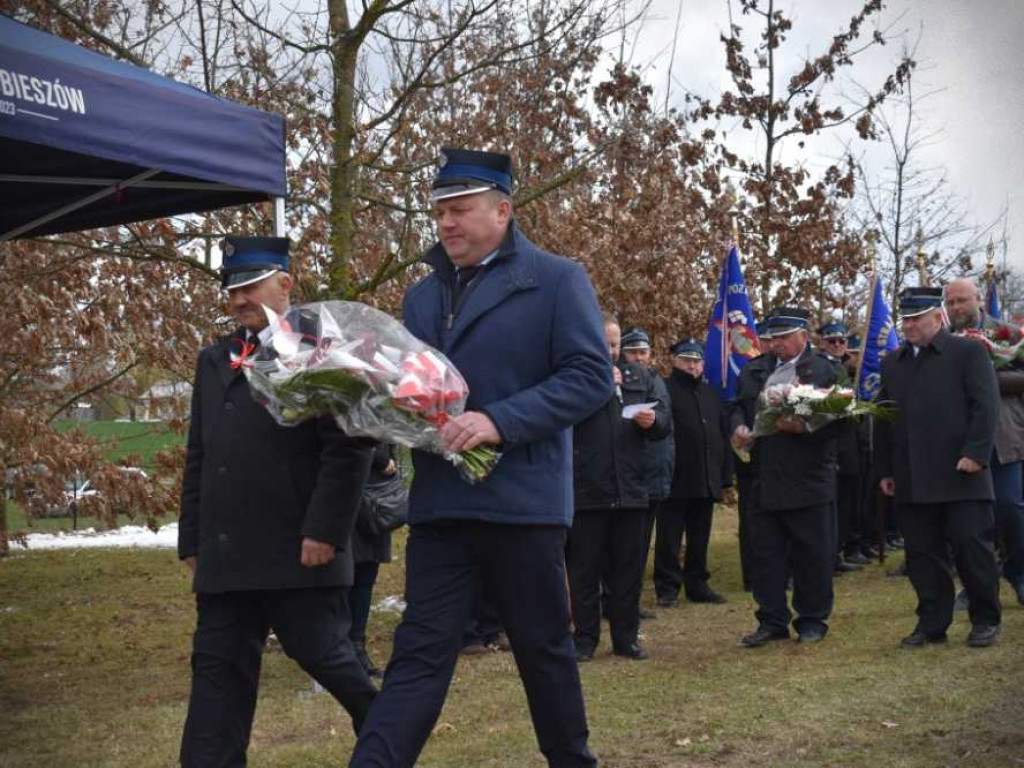 Oddali hołd ofiarom Katynia i Katastrofy Smoleńskiej [ZDJĘCIA]