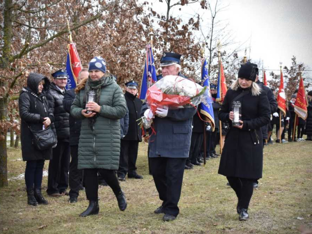 Oddali hołd ofiarom Katynia i Katastrofy Smoleńskiej [ZDJĘCIA]