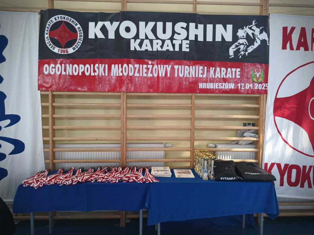 Walczyli na macie. Ogólnopolski turniej karate w Hrubieszowie [ZDJĘCIA]