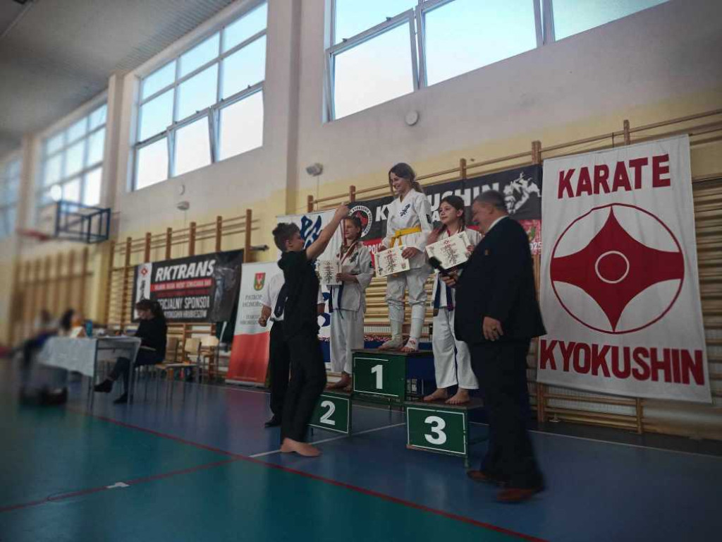Walczyli na macie. Ogólnopolski turniej karate w Hrubieszowie [ZDJĘCIA]