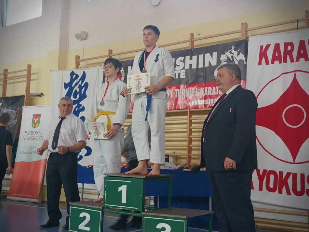 Walczyli na macie. Ogólnopolski turniej karate w Hrubieszowie [ZDJĘCIA]