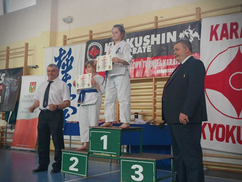 Walczyli na macie. Ogólnopolski turniej karate w Hrubieszowie [ZDJĘCIA]