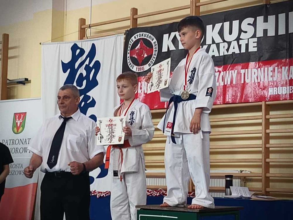 Walczyli na macie. Ogólnopolski turniej karate w Hrubieszowie [ZDJĘCIA]