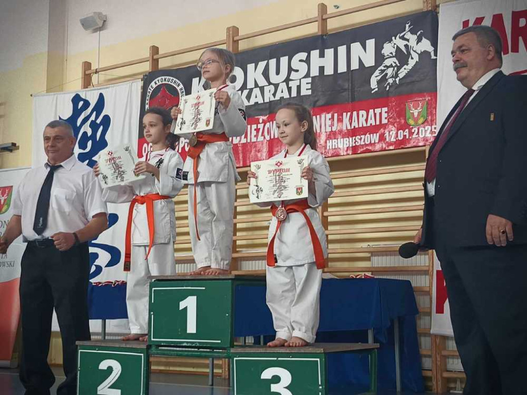 Walczyli na macie. Ogólnopolski turniej karate w Hrubieszowie [ZDJĘCIA]