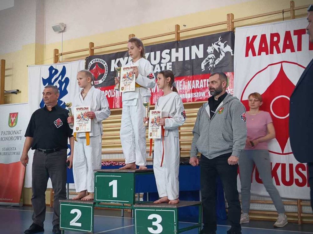 Walczyli na macie. Ogólnopolski turniej karate w Hrubieszowie [ZDJĘCIA]