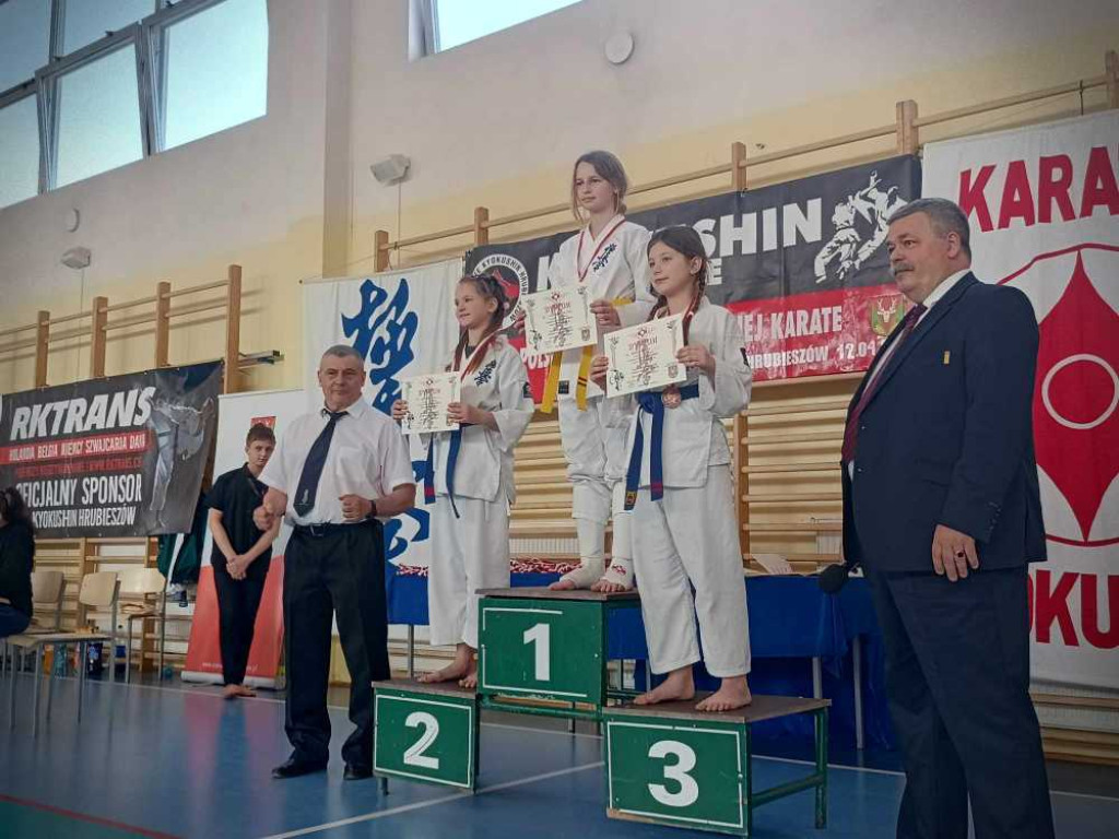 Walczyli na macie. Ogólnopolski turniej karate w Hrubieszowie [ZDJĘCIA]