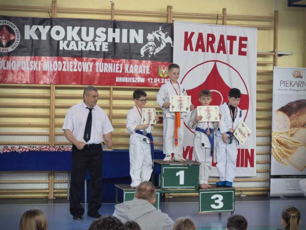 Walczyli na macie. Ogólnopolski turniej karate w Hrubieszowie [ZDJĘCIA]