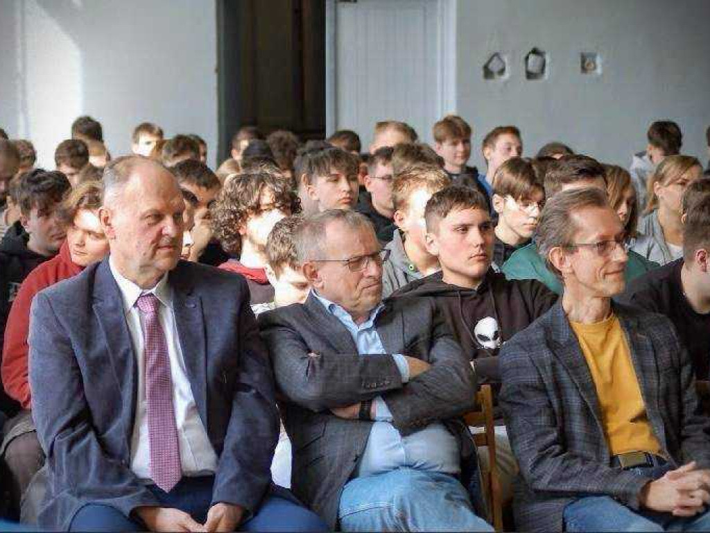 Hrubieszów: 100 lat sportu i pasji - spotkanie z emerytowanymi nauczycielami [ZDJĘCIA]