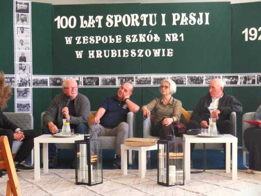 Hrubieszów: 100 lat sportu i pasji - spotkanie z emerytowanymi nauczycielami [ZDJĘCIA]
