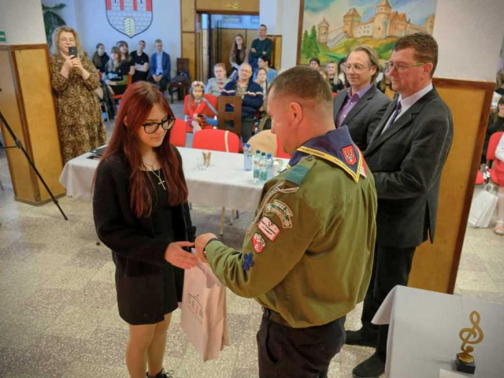 Za nami Dziecięcy i Młodzieżowy Powiatowy Przegląd Piosenki Patriotycznej [ZDJĘCIA]