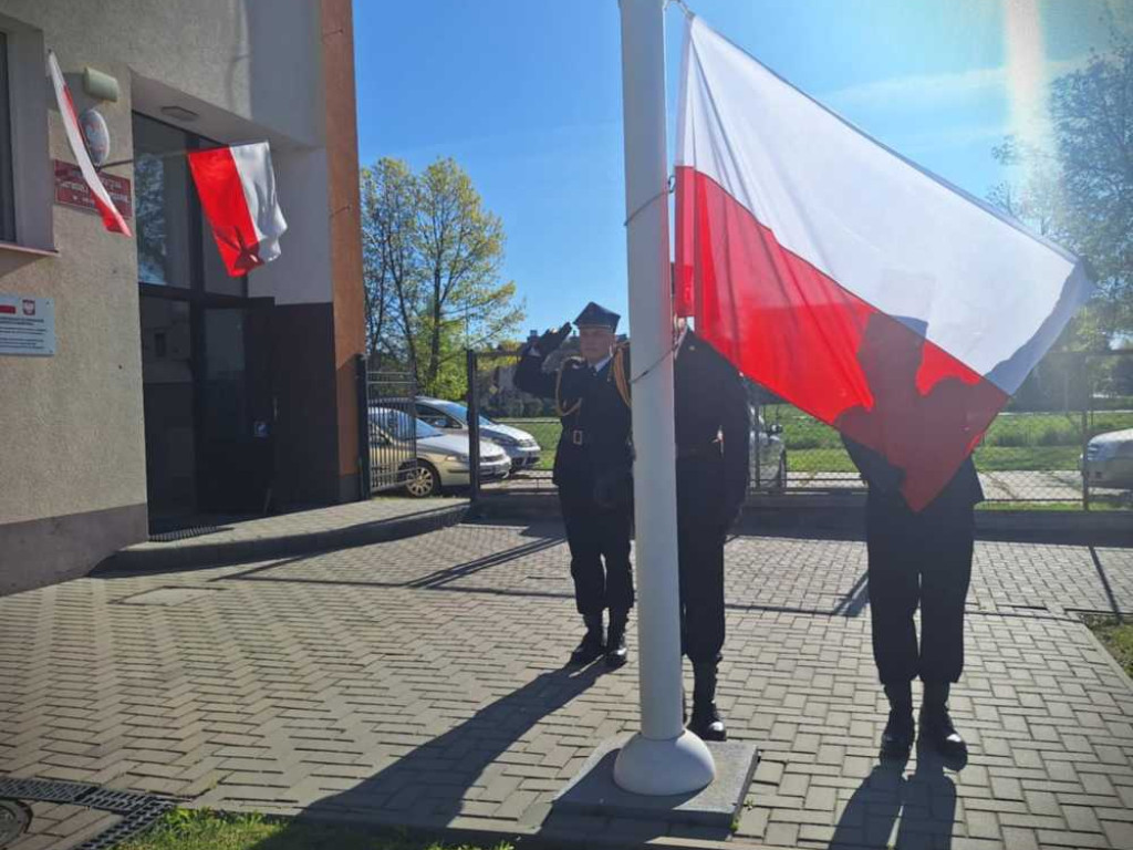 Hrubieszów: Strażacy uczcili Dzień Flagi [ZDJĘCIA]
