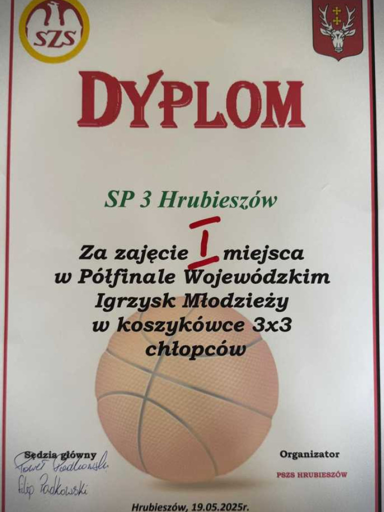 Kolejne sukcesy koszykarek z Jedynki i koszykarzy z Trójki! [ZDJĘCIA]