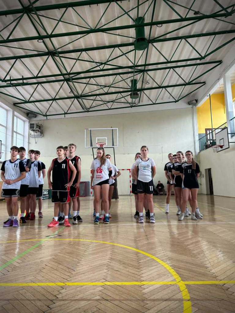 Kolejne sukcesy koszykarek z Jedynki i koszykarzy z Trójki! [ZDJĘCIA]