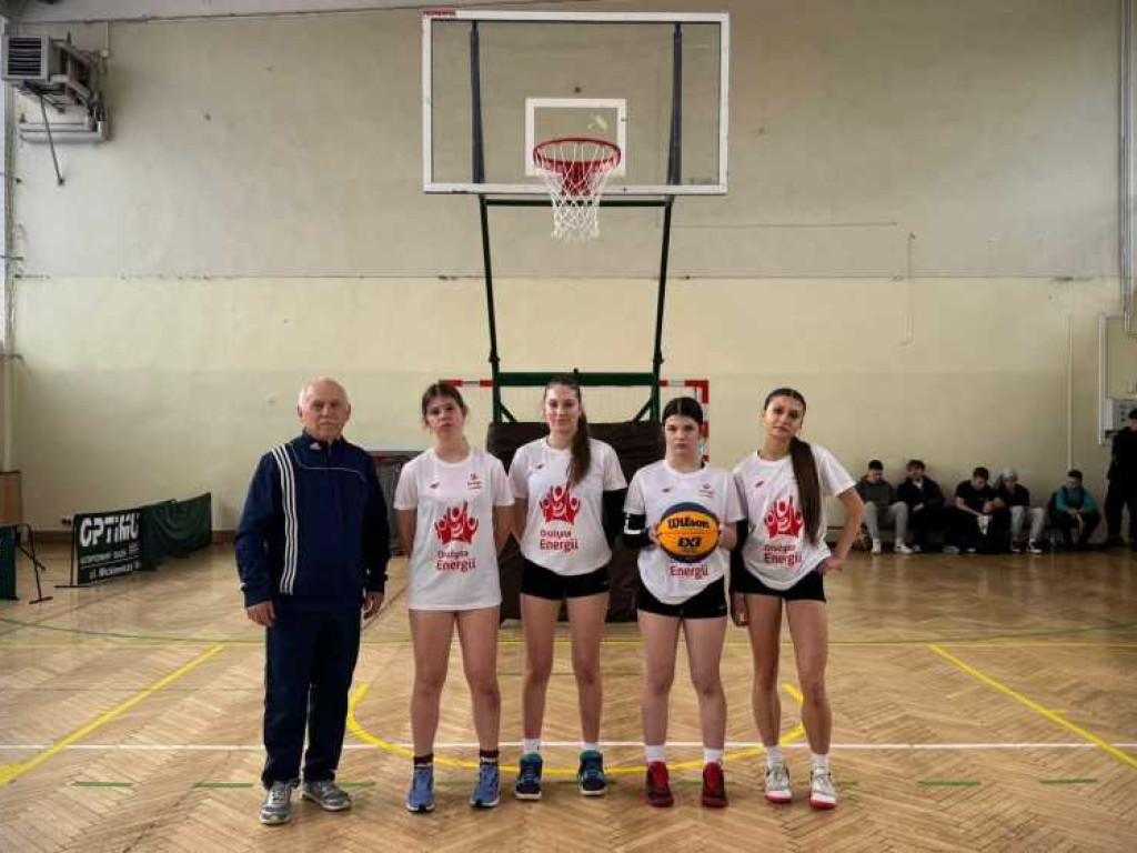 Kolejne sukcesy koszykarek z Jedynki i koszykarzy z Trójki! [ZDJĘCIA]