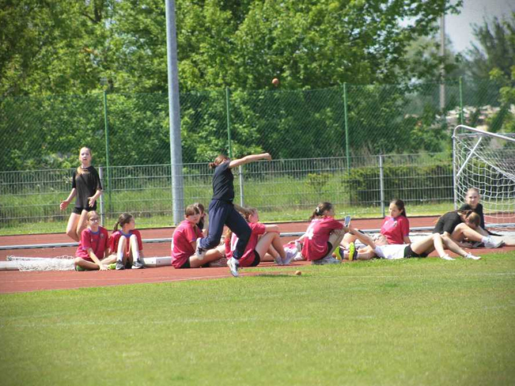 Hrubieszów: Najmłodsi szkolni lekkoatleci walczyli o awans do półfinału wojewódzkiego! [ZDJĘCIA]