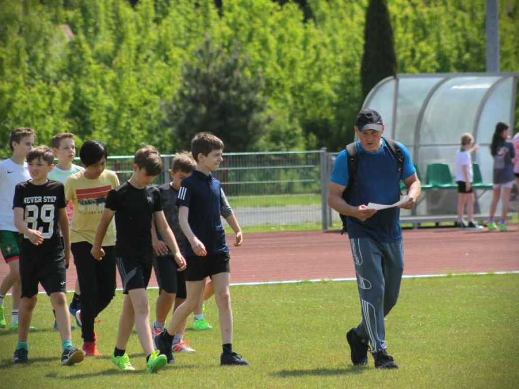 Hrubieszów: Najmłodsi szkolni lekkoatleci walczyli o awans do półfinału wojewódzkiego! [ZDJĘCIA]