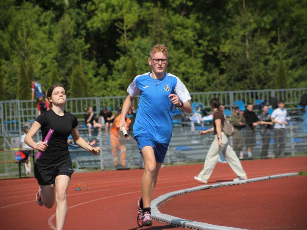 Hrubieszów: Oni byli najszybsi! Powiatowy Festiwal Sztafet Lekkoatletycznych za nami [ZDJĘCIA]