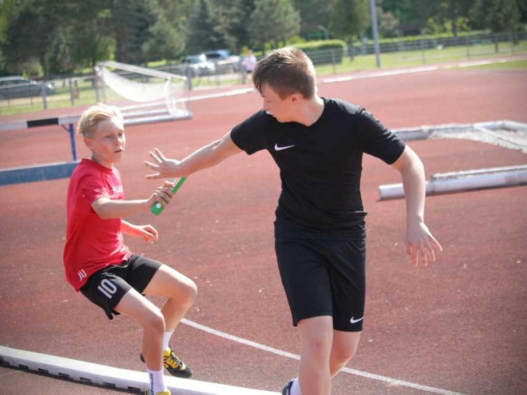 Hrubieszów: Oni byli najszybsi! Powiatowy Festiwal Sztafet Lekkoatletycznych za nami [ZDJĘCIA]
