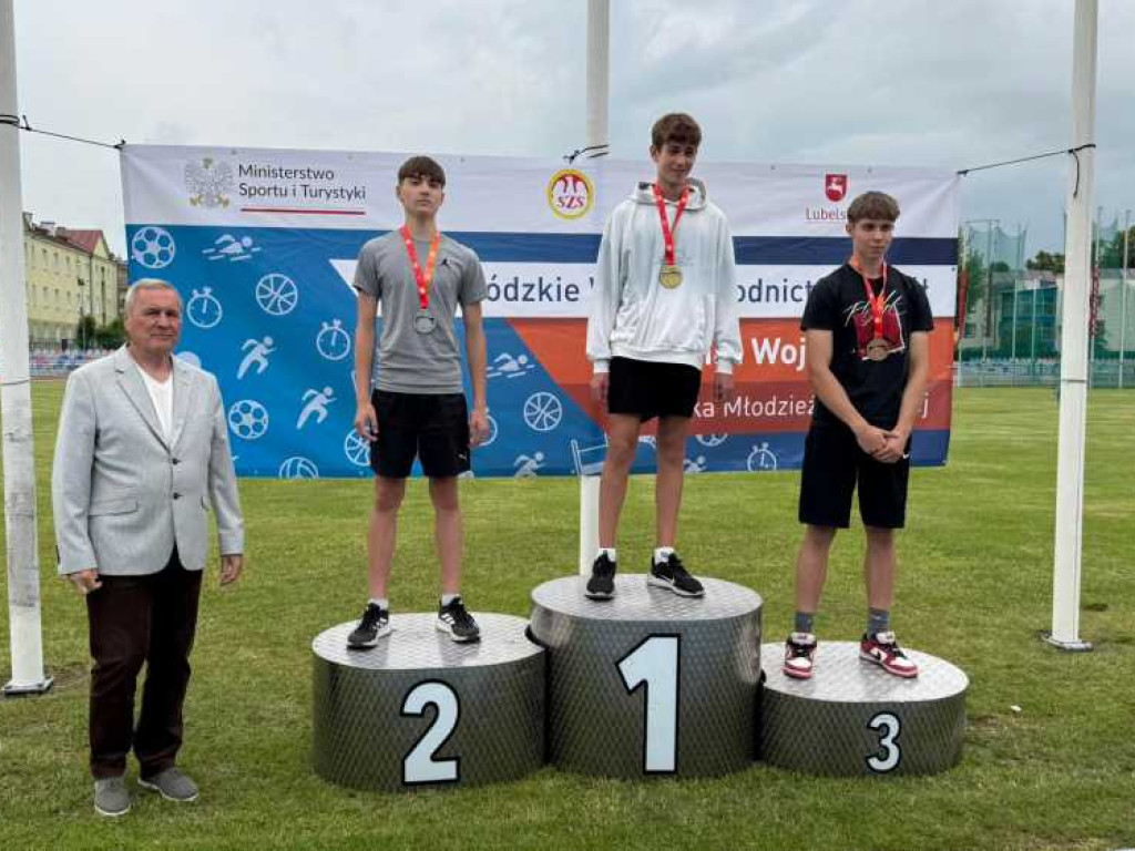 Sześć medali indywidualnie i srebro drużynowe w finale wojewódzkim! [ZDJĘCIA]