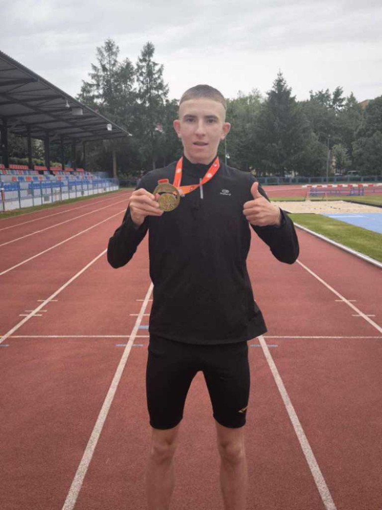Sześć medali indywidualnie i srebro drużynowe w finale wojewódzkim! [ZDJĘCIA]