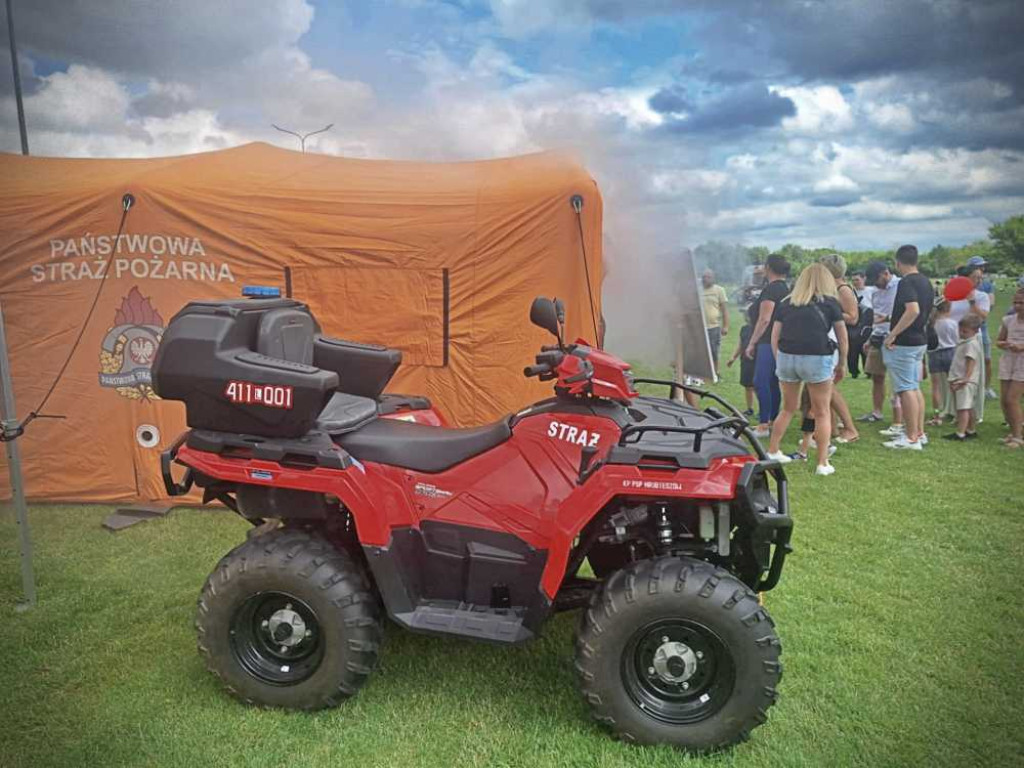 Hrubieszów: Mundurowy Dzień Dziecka - piana party na HOSiR [ZDJĘCIA]