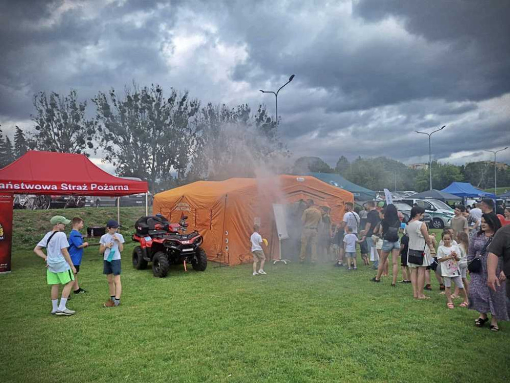 Hrubieszów: Mundurowy Dzień Dziecka - piana party na HOSiR [ZDJĘCIA]