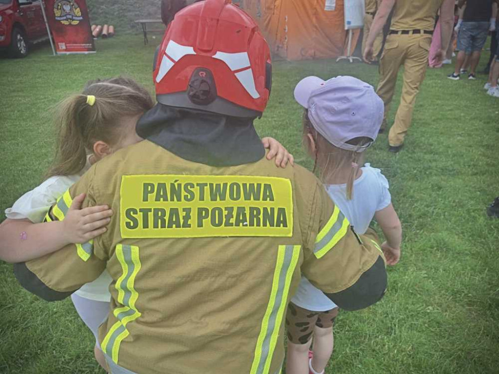 Hrubieszów: Mundurowy Dzień Dziecka - piana party na HOSiR [ZDJĘCIA]
