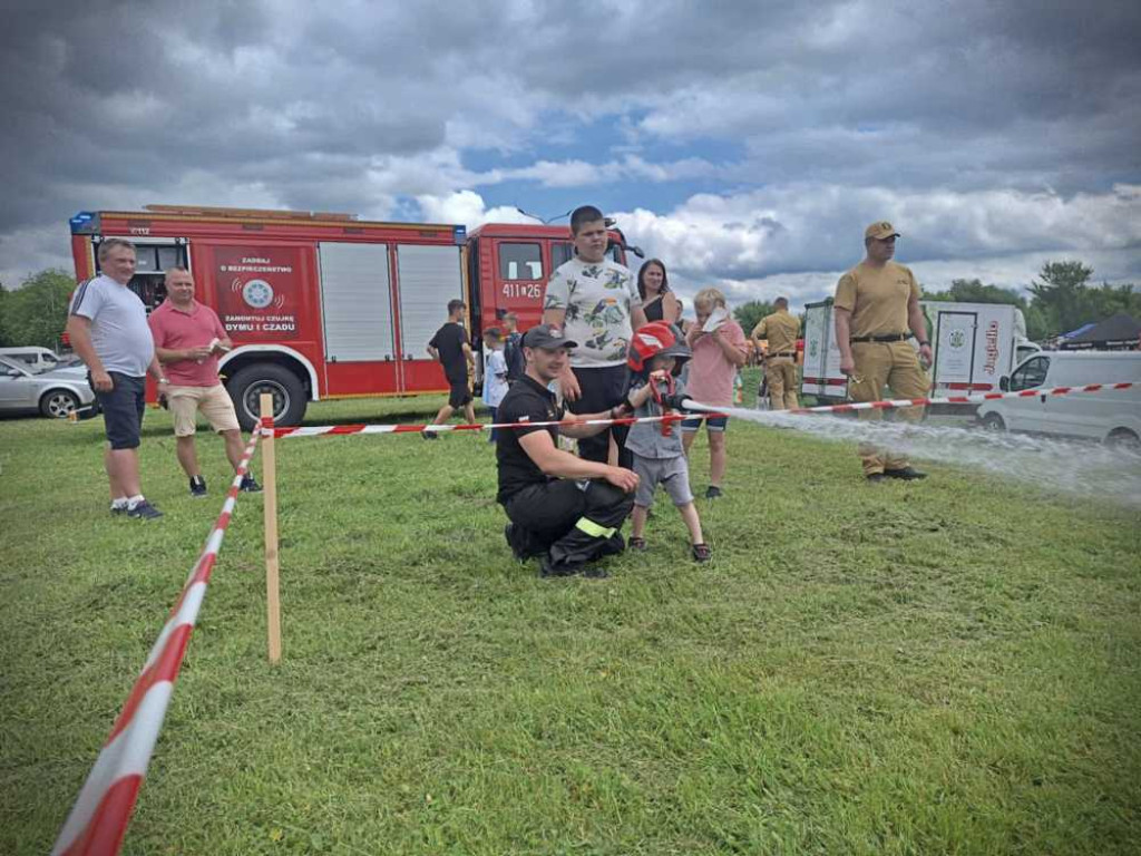Hrubieszów: Mundurowy Dzień Dziecka - piana party na HOSiR [ZDJĘCIA]