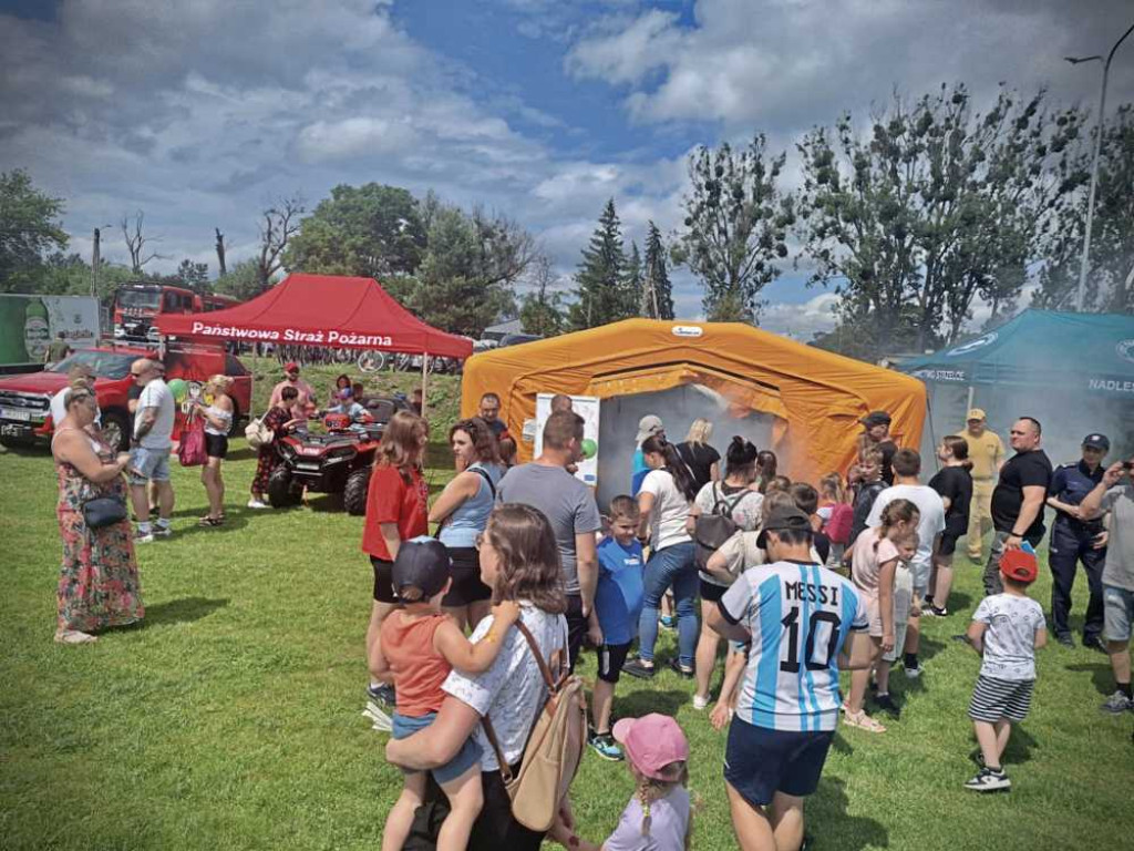 Hrubieszów: Mundurowy Dzień Dziecka - piana party na HOSiR [ZDJĘCIA]