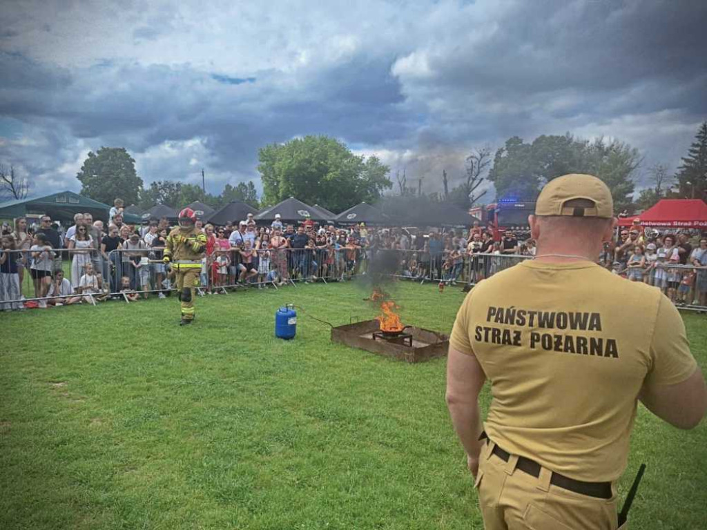 Hrubieszów: Mundurowy Dzień Dziecka - piana party na HOSiR [ZDJĘCIA]