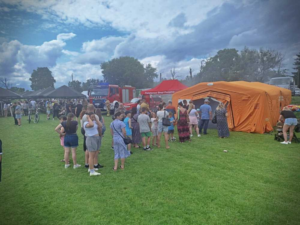 Hrubieszów: Mundurowy Dzień Dziecka - piana party na HOSiR [ZDJĘCIA]