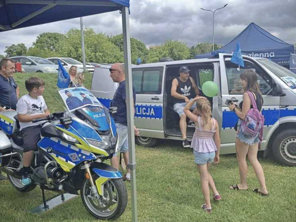 Hrubieszów: Mundurowy Dzień Dziecka - piana party na HOSiR [ZDJĘCIA]