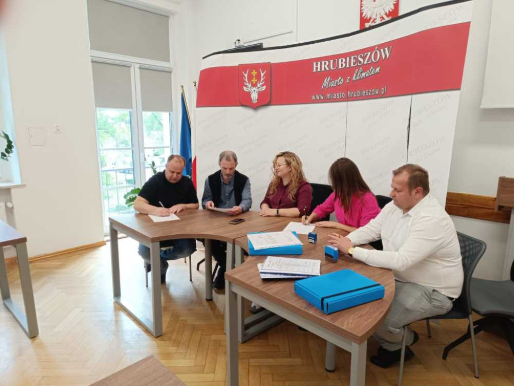 Nowoczesny monitoring miejski w Hrubieszowie - inwestycja dla bezpieczeństwa mieszkańców [ZDJĘCIA]