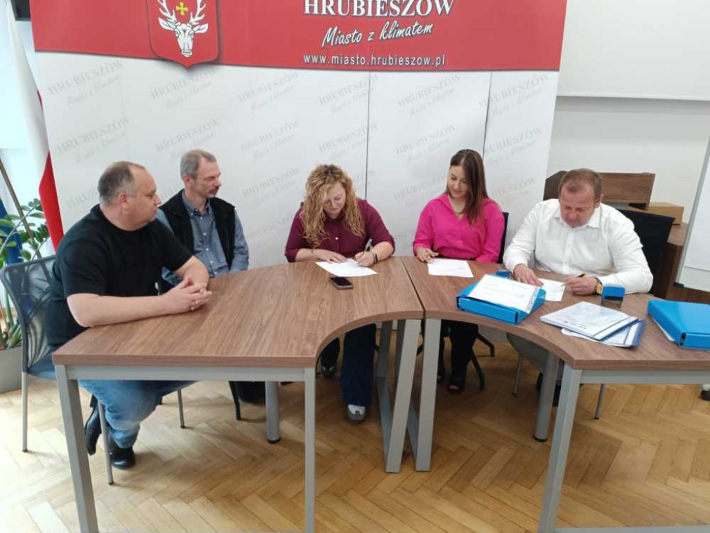 Nowoczesny monitoring miejski w Hrubieszowie - inwestycja dla bezpieczeństwa mieszkańców [ZDJĘCIA]