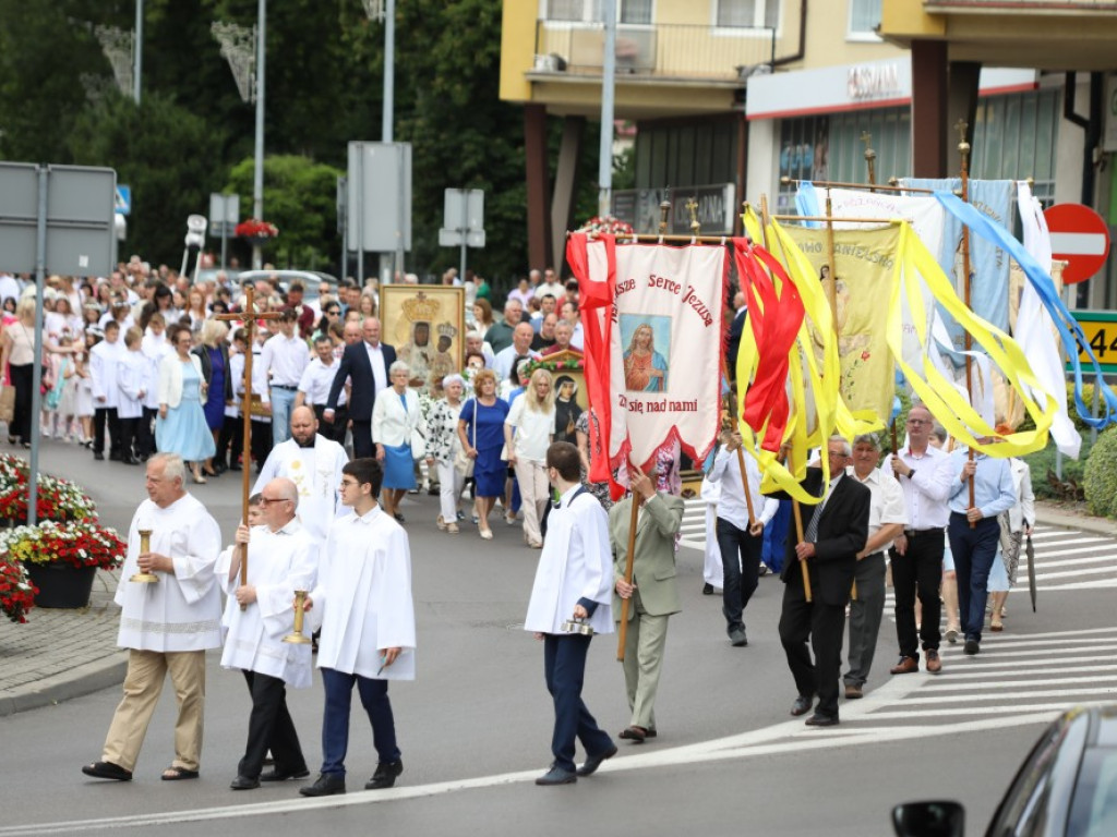 Hrubieszów: Procesja Bożego Ciała w parafiach św. Mikołaja i św. Stanisława Kostki [ZDJĘCIA]