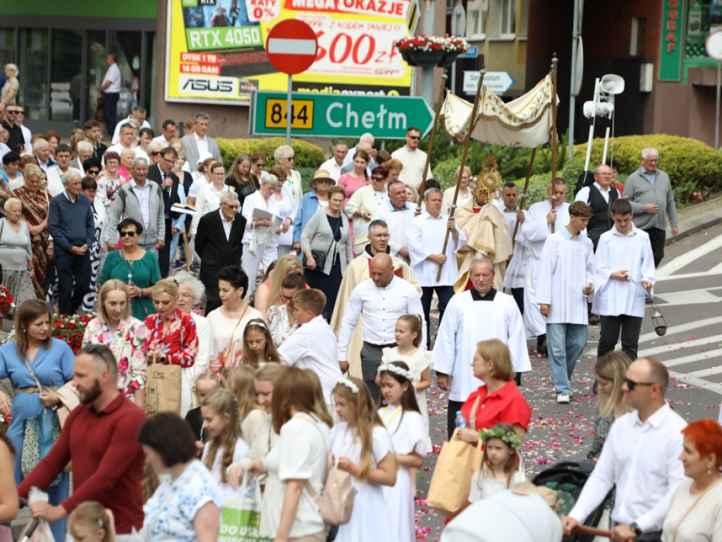 Hrubieszów: Procesja Bożego Ciała w parafiach św. Mikołaja i św. Stanisława Kostki [ZDJĘCIA]