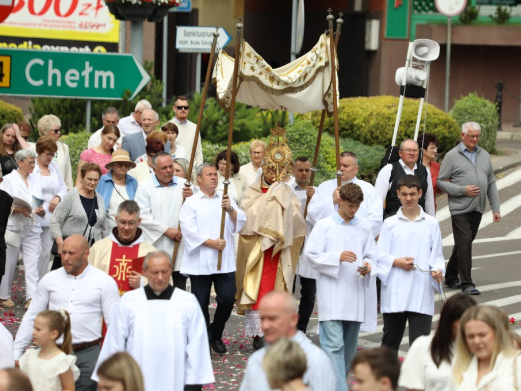 Hrubieszów: Procesja Bożego Ciała w parafiach św. Mikołaja i św. Stanisława Kostki [ZDJĘCIA]