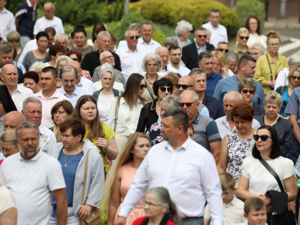 Hrubieszów: Procesja Bożego Ciała w parafiach św. Mikołaja i św. Stanisława Kostki [ZDJĘCIA]