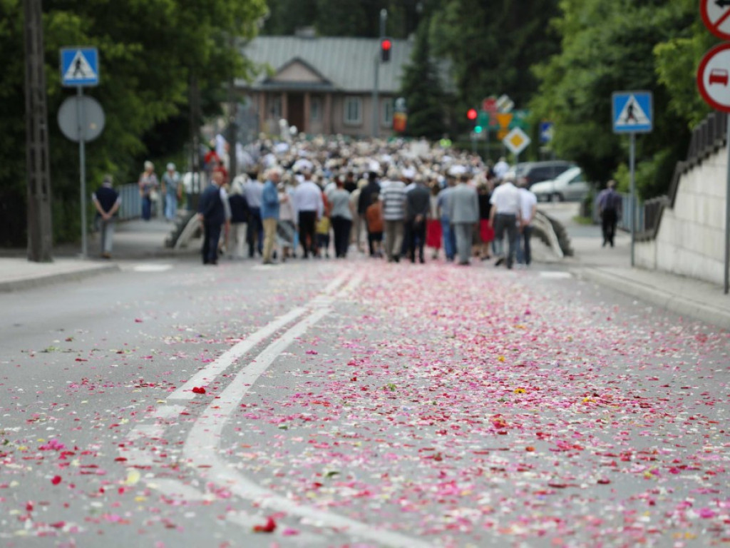 Hrubieszów: Procesja Bożego Ciała w parafiach św. Mikołaja i św. Stanisława Kostki [ZDJĘCIA]