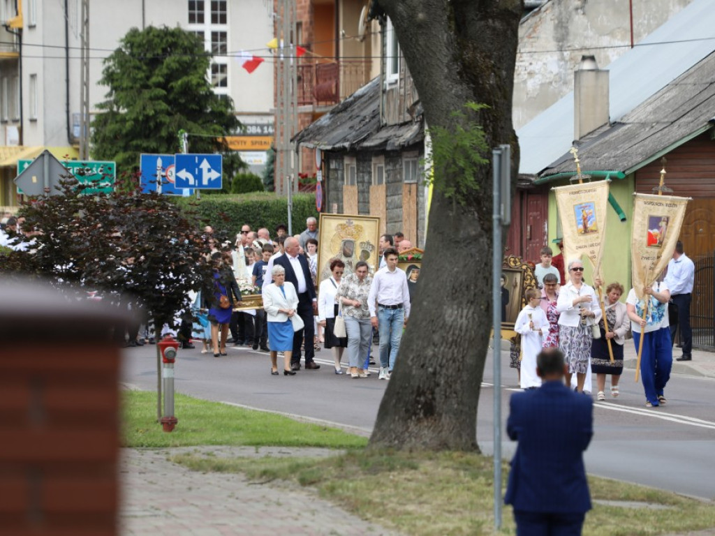 Hrubieszów: Procesja Bożego Ciała w parafiach św. Mikołaja i św. Stanisława Kostki [ZDJĘCIA]